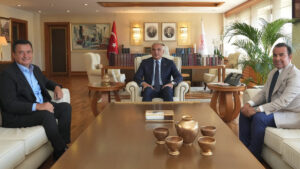 kultur-ve-turizm-bakani-mehmet-nuri-ersoy-ile-acun-ilicali-bir-araya-geldi-27194df0