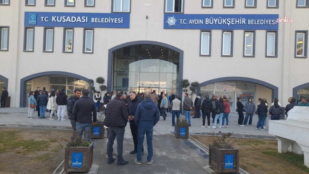 kusadasi-belediyesine-rusvet-ve-irtikap-operasyonu-15-supheli-gozaltina-alindi-f54fb7bf